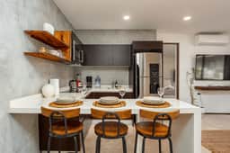 Stunning Boho Chic Condo Close to Downtown & Beach