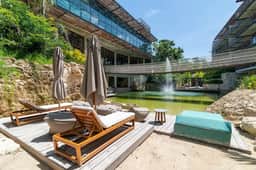 Cenote Penthouse w. Private Roof, Pool, BBQ & Gym