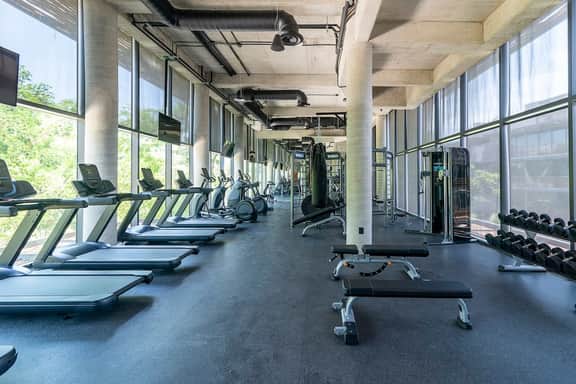 Cenote Penthouse w. Private Roof, Pool, BBQ & Gym