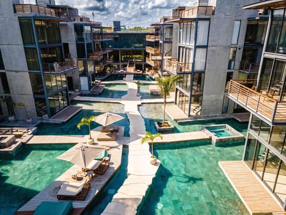 Stunning 2BR Penthouse w. Private Roof, Pool & BBQ