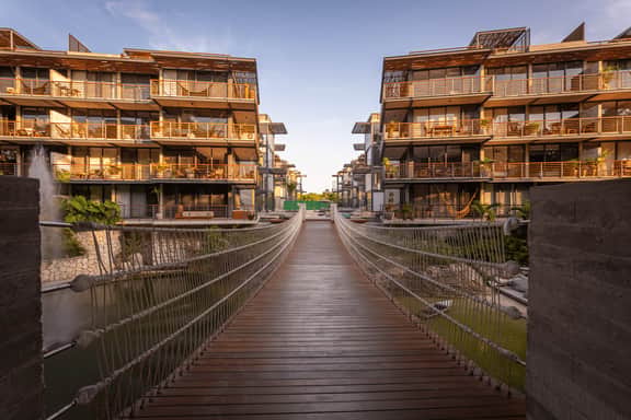 Luxe Swim Up Loft | Gym | Coworking | Cenote