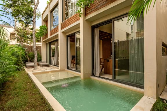 Private Villa w/ Pool, Spa & Driver Service