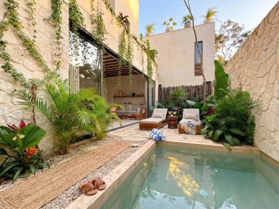 Presidential Villa | 2 Pools | Airport Transfer